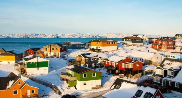 vue aerienne de nuuk la capitale du Groenland