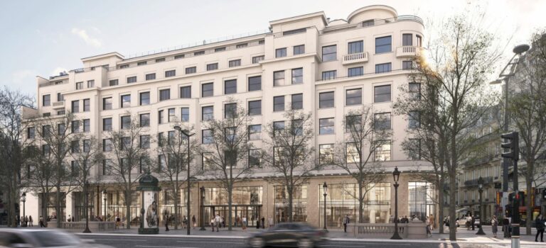 Immeuble Marignan sur les Champs-Elysees a Paris 8e