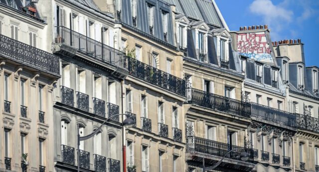 mmeubles anciens illustrant le marche immobilier ancien en France