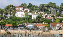 vue de villas situees a Arcachon avec vue sur la plage