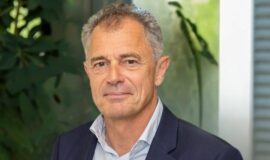 Portrait de Philippe Buyens, directeur general du reseau de mandataire Capifrance