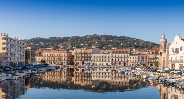 Vue se Sete et du Canal de la Peyrade dans l'Herault, en Occitanie