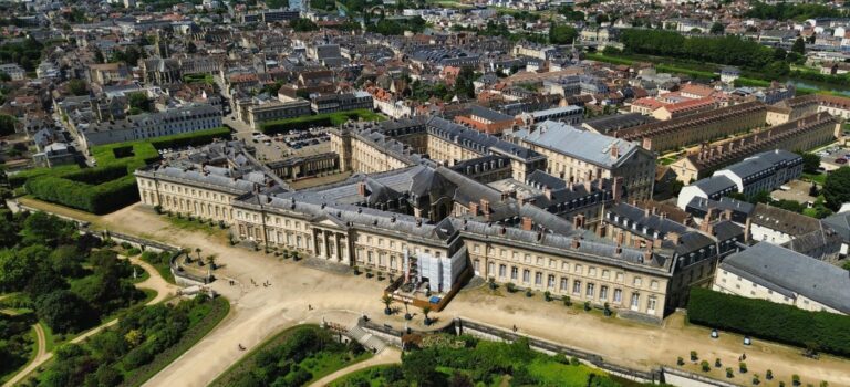 vue aerienne de la ville de Compiègne