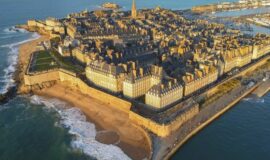 vue aerienne de la ville de Saint-Malo