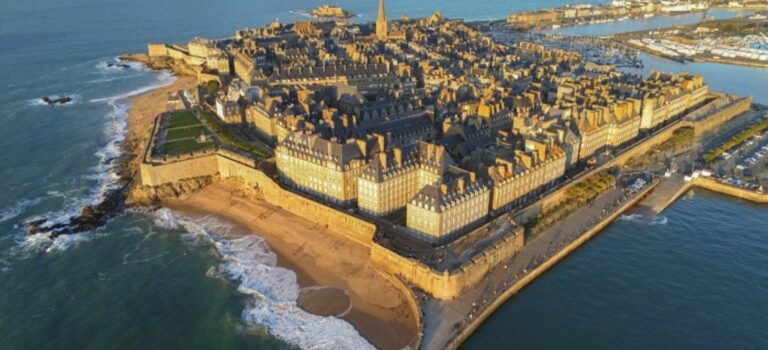 vue aerienne de la ville de Saint-Malo