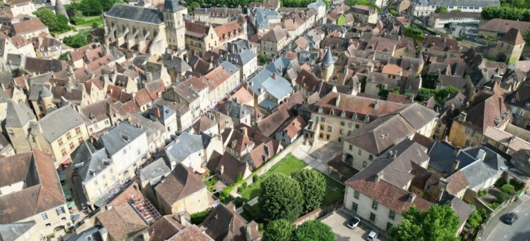 vue aerienne de la ville de Sarlat-la-Canéda