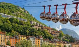 vue aerienne de la ville de Grenoble
