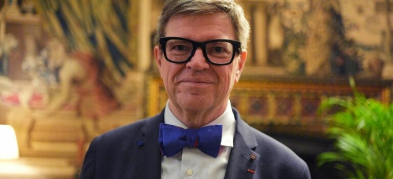 Yann LeCun, laureat du Prix Reine Elizabeth pour l’ingénierie 2025 pour ses contributions au developpement de l’apprentissage automatique moderne dans le domaine de l’intelligence artificielle