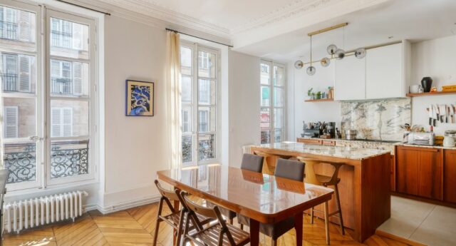 Appartement d’angle a vendre a Paris