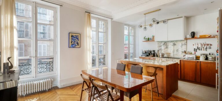 Appartement d’angle a vendre a Paris