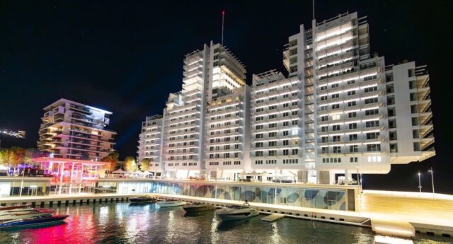 L'immeuble Le Renzo a Monaco, dans le quartier Mareterra — appartement le plus cher du monde