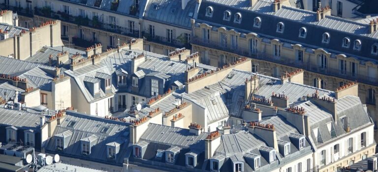 vue aerienne d'immeubles parisiens