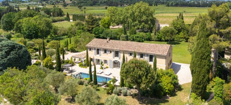 Propriete de caractere a Avignon