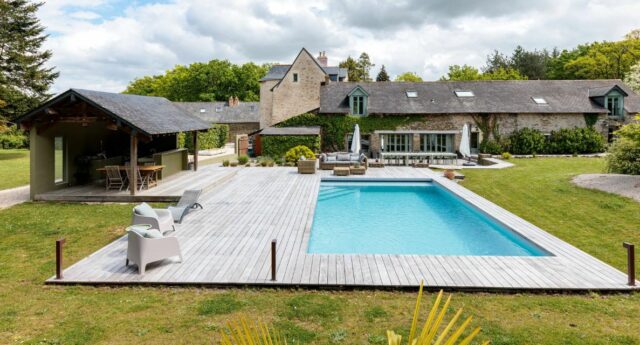 Manoir du XVe siecle a vendre