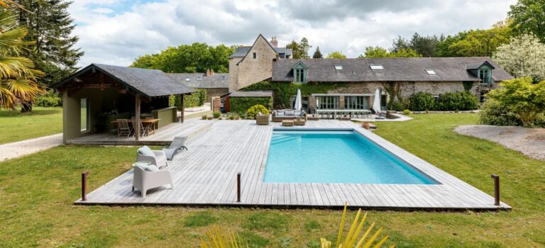 Manoir du XVe siecle a vendre