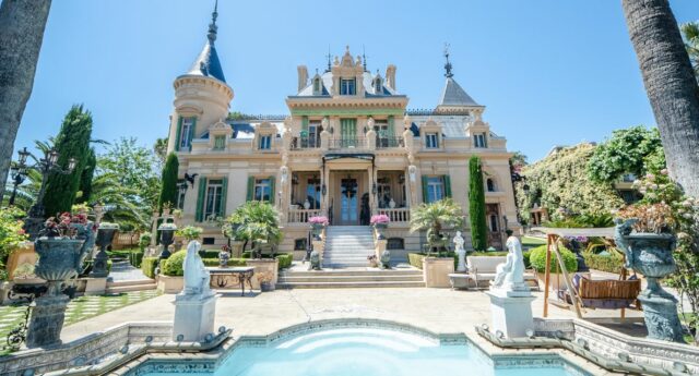 L’etonnante histoire d’un chateau a vendre a Antibes