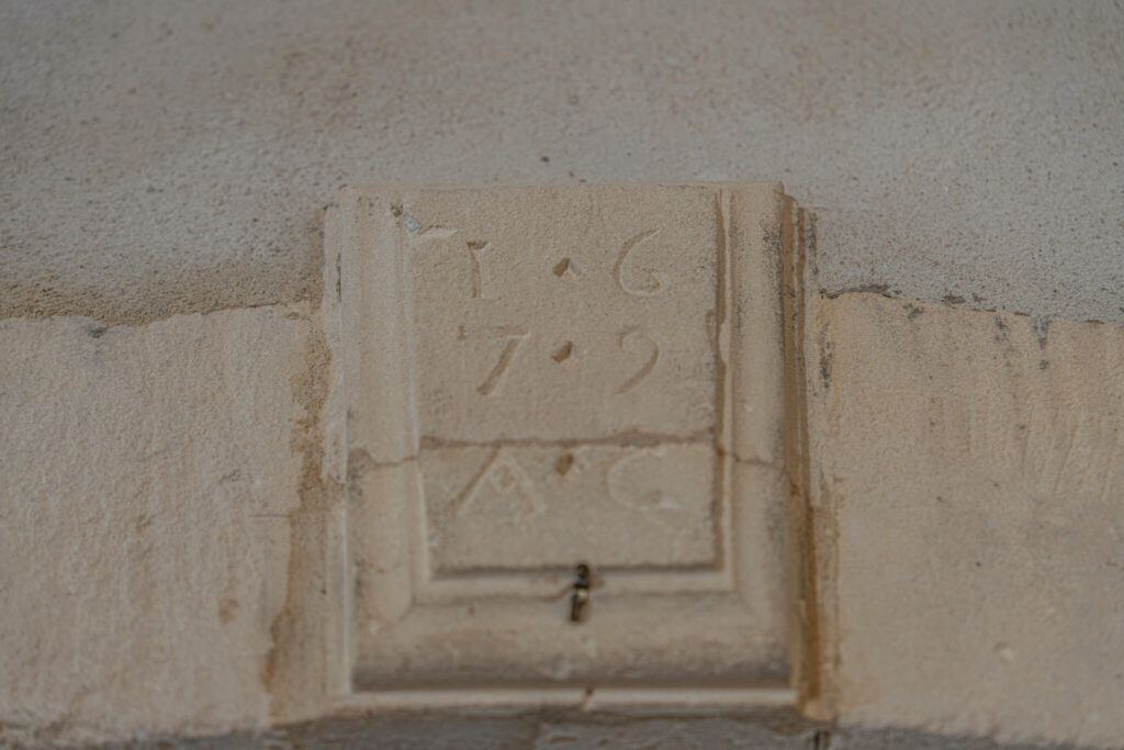 Dans les Alpilles le Mas de Combet dévoile 400 ans d'histoire