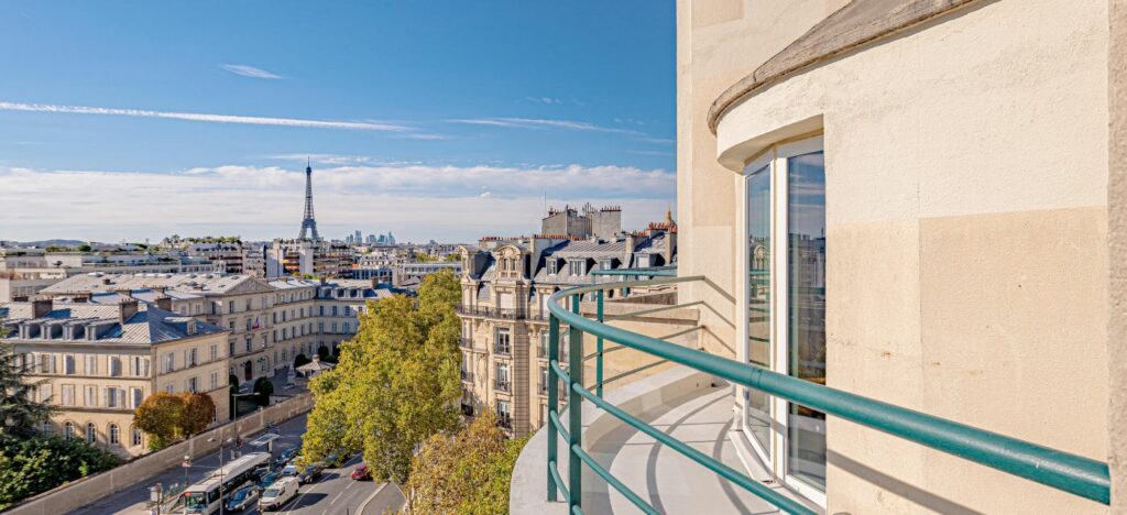 Appartement parisien avec terrasse panoramique de 30 m²