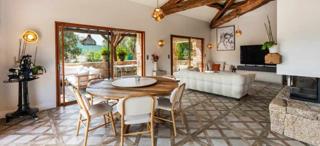 Villa esprit bergerie avec piscine