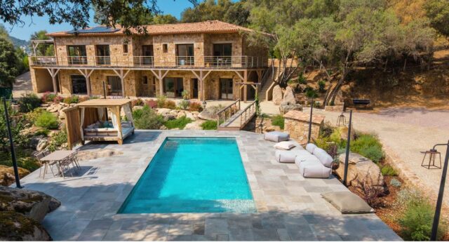 Villa esprit bergerie avec piscine