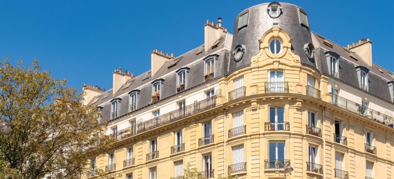 Facade d'un immeuble haussmannien