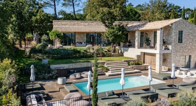 Villa contemporaine en pierre à Gordes à vendre 2 950 000 €