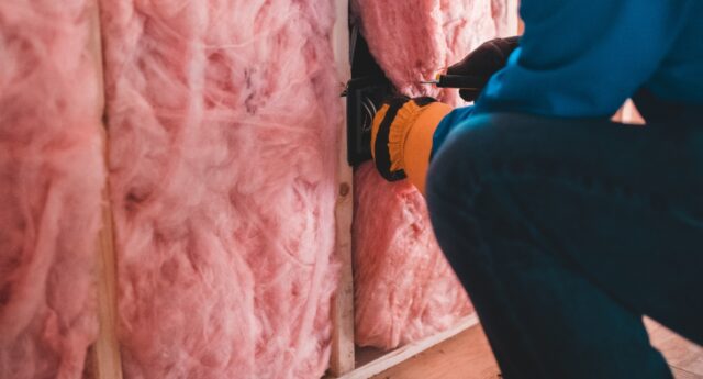Isolation des murs par un professionnel : les publicités pour ces travaux de rénovation énergétique devront mentionner France Rénov' au 1er octobre 2026