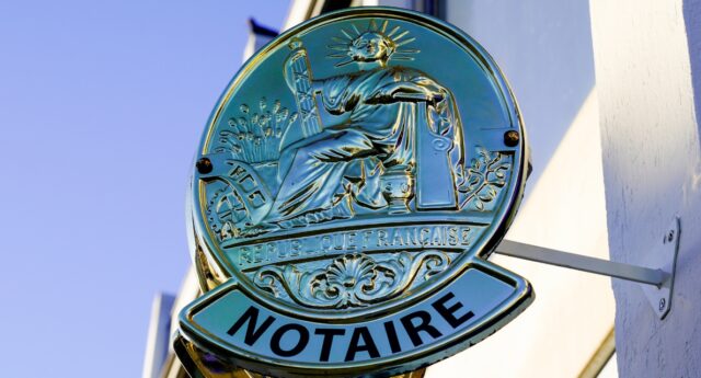 Les notaires proposent de ramener de 30 à 22 ans la durée nécessaire pour être totalement exonéré de prélèvements sociaux sur une plus-value immobilière.