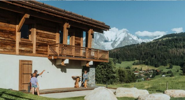Chalets et logements dans une station alpine