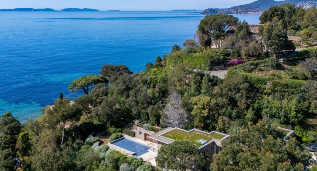 Villa contemporaine en pierre et en verre à Gigaro près de Saint-Tropez