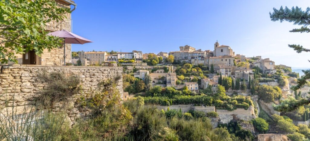 Gordes : une maisonnette avec vue