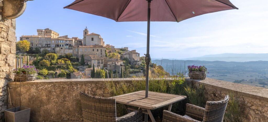 Gordes : une maisonnette avec vue