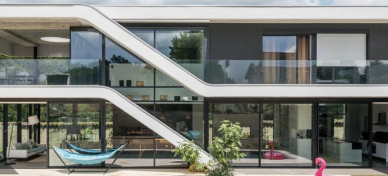 Maison d’architecte avec terrasse et vue sur le lac Léman