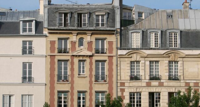 Façades d’immeubles résidentiels Paris